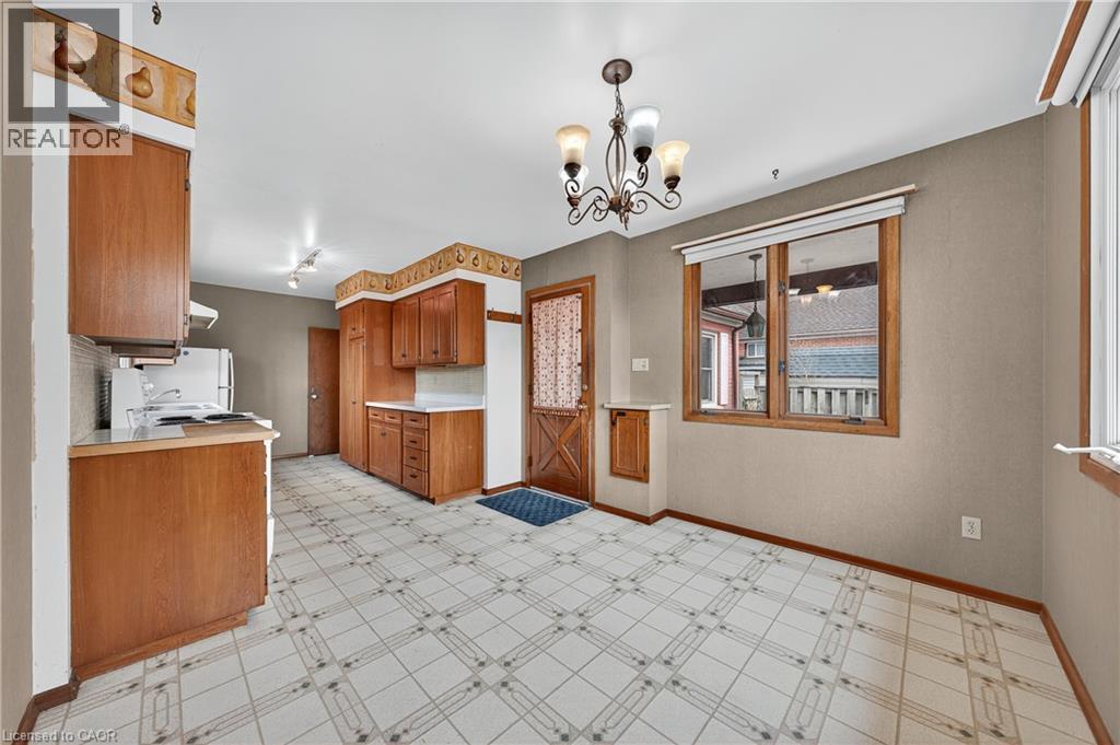 497 Victoria Street S, Kitchener, ON - Indoor