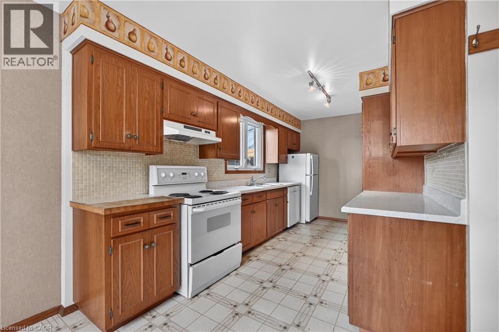 497 Victoria Street S, Kitchener, ON - Indoor Photo Showing Kitchen