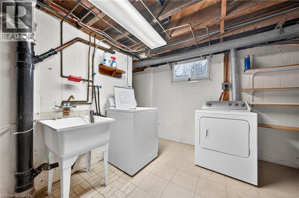 497 Victoria Street S, Kitchener, ON - Indoor Photo Showing Laundry Room
