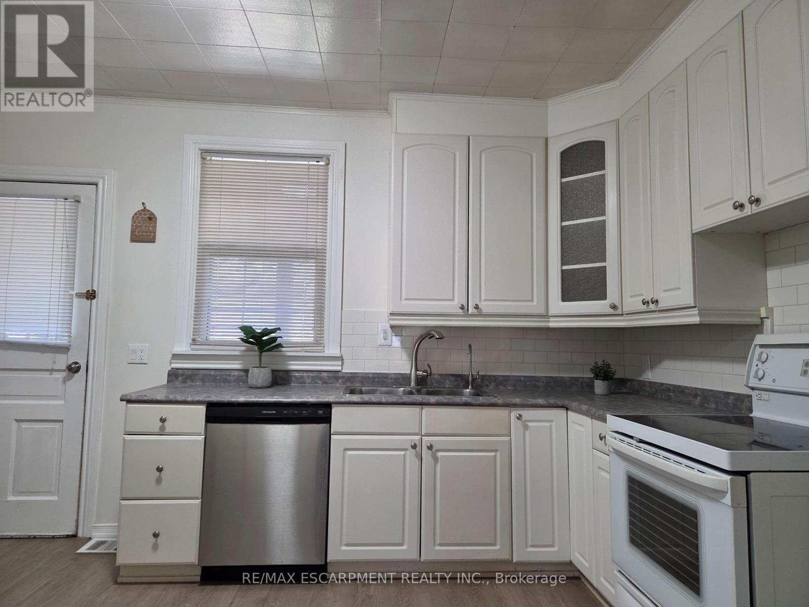125 Cavell Avenue, Hamilton, ON