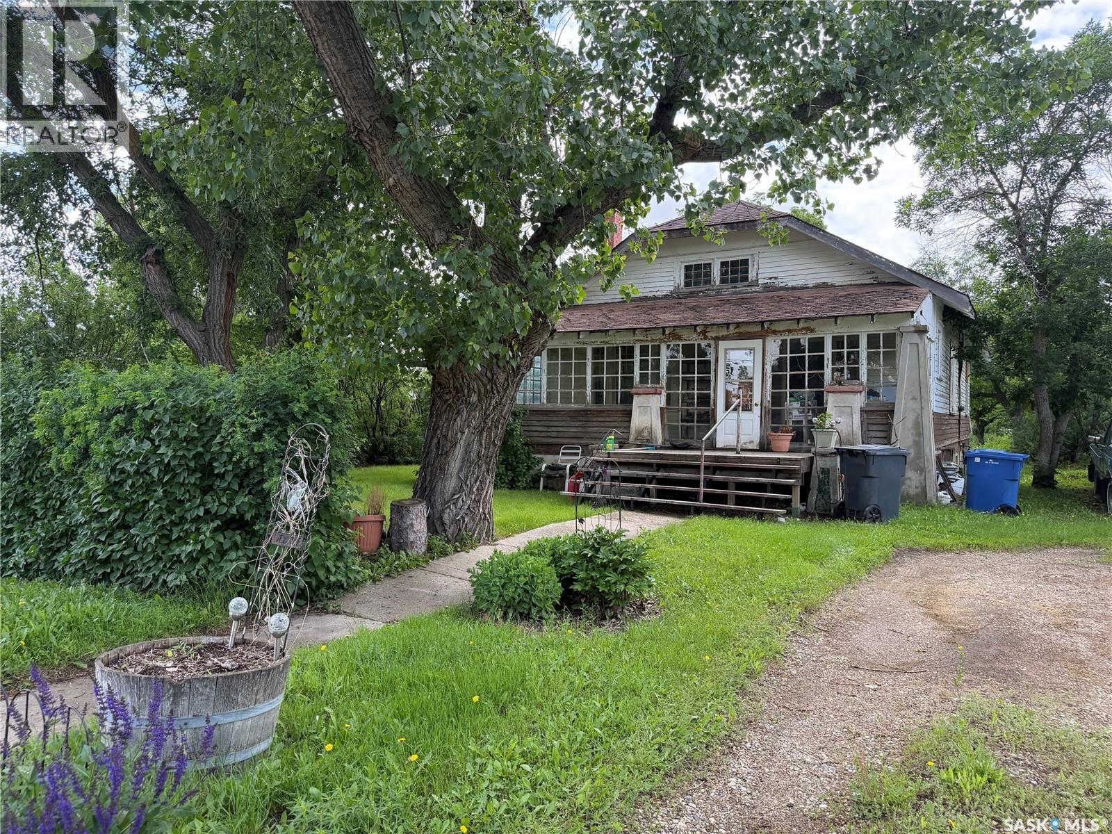 122 Farm Avenue, Gull Lake, SK