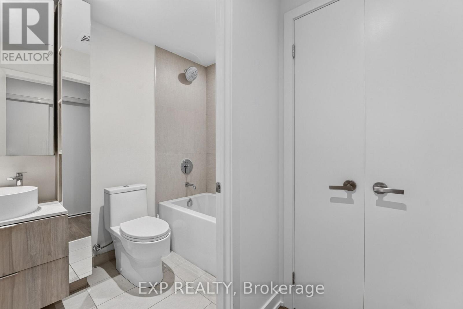 1012 - 28 Ann Street, Mississauga, ON
