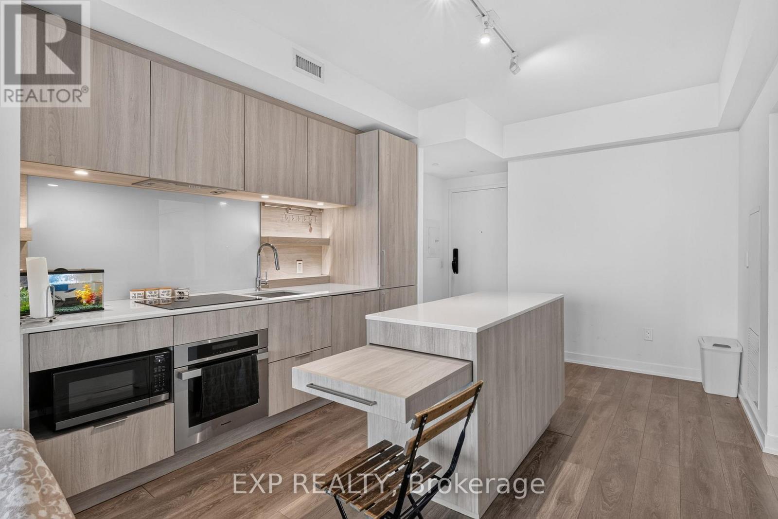 1012 - 28 Ann Street, Mississauga, ON