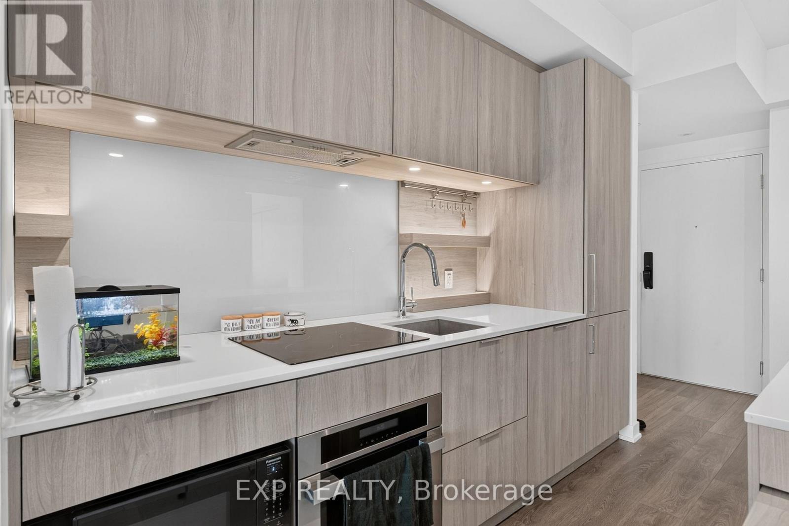1012 - 28 Ann Street, Mississauga, ON