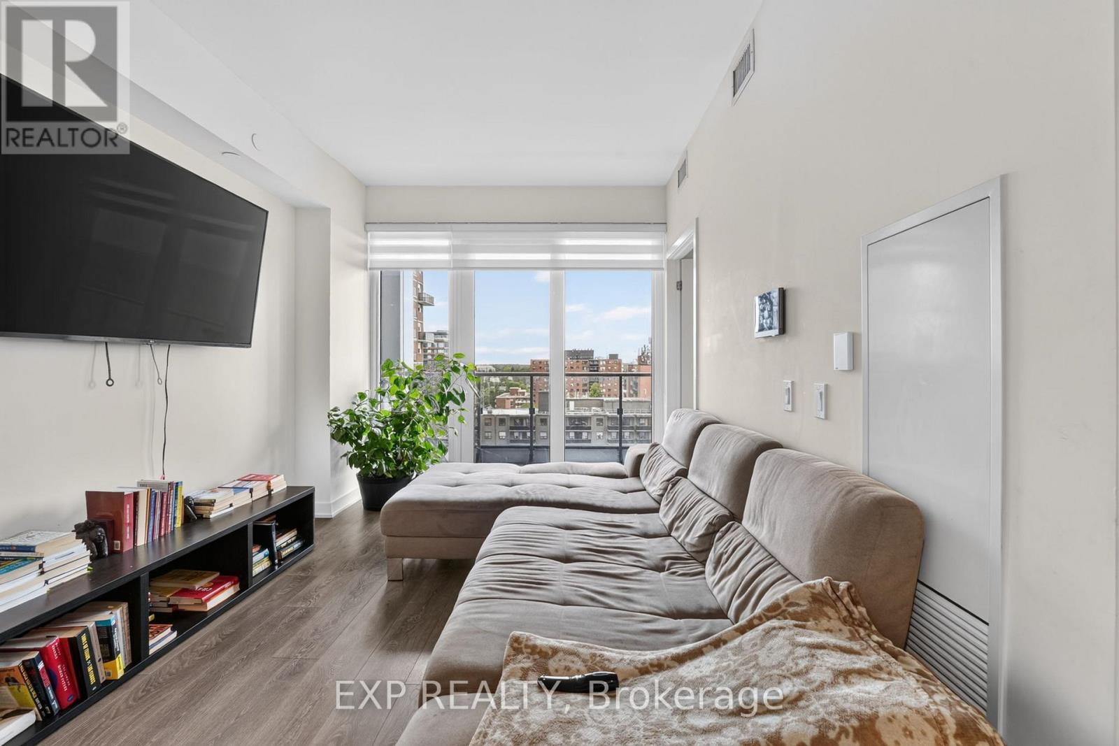 1012 - 28 Ann Street, Mississauga, ON
