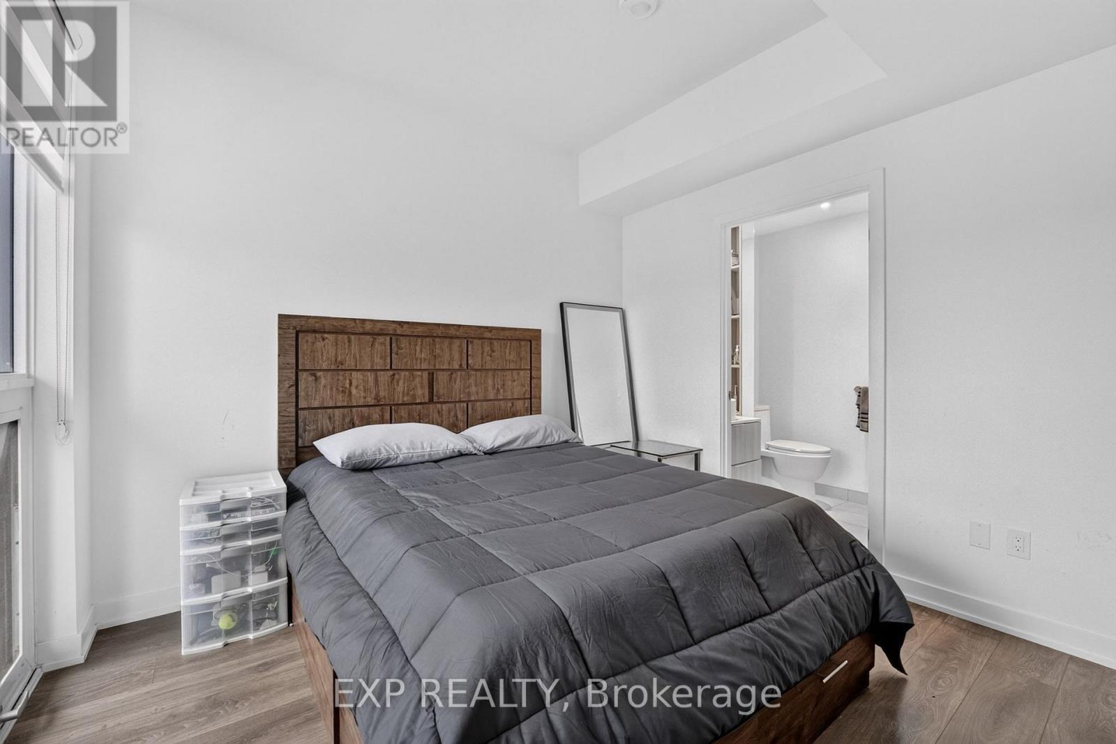1012 - 28 Ann Street, Mississauga, ON