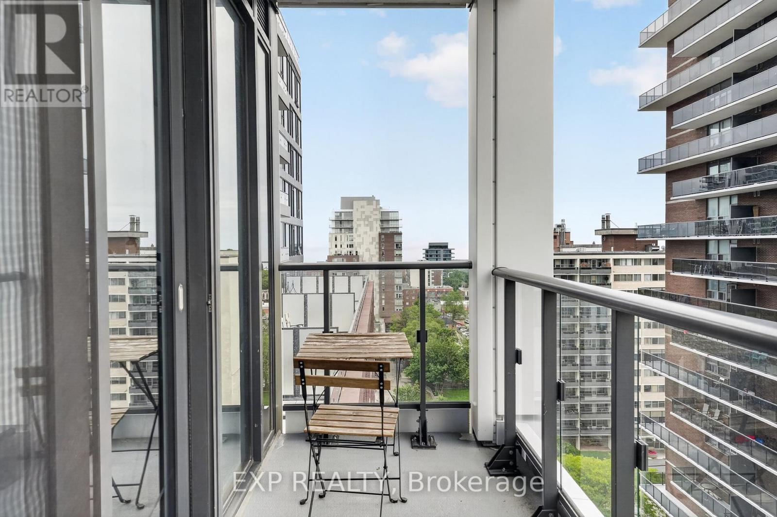 1012 - 28 Ann Street, Mississauga, ON
