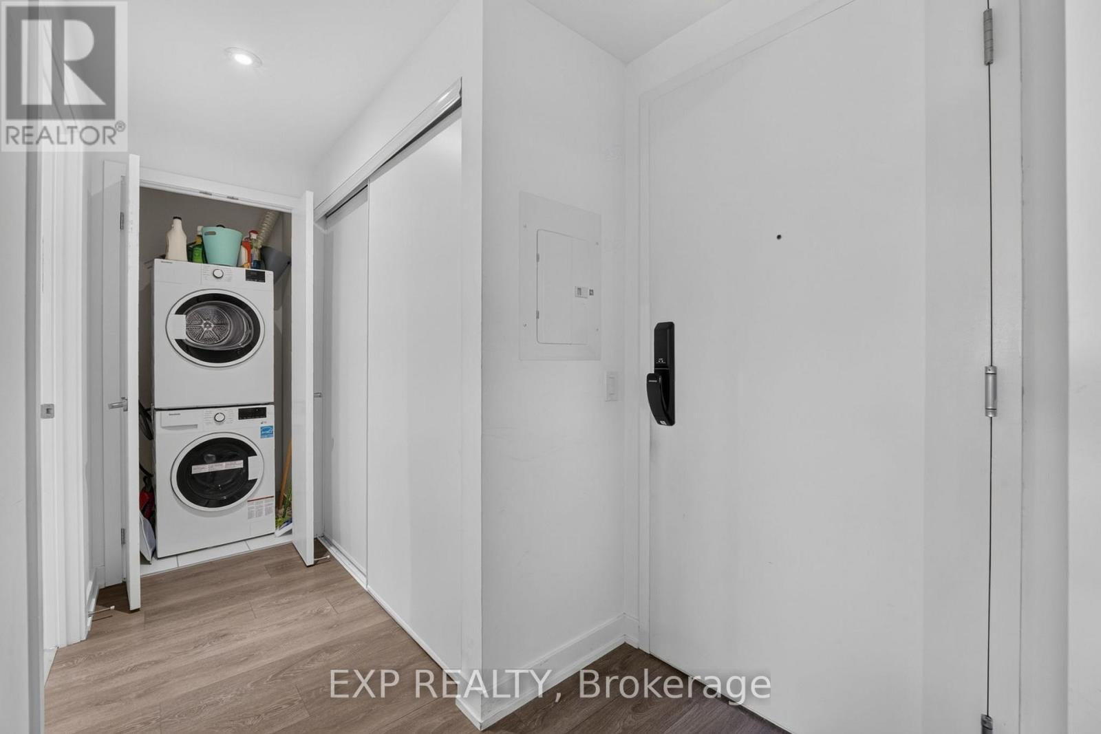 1012 - 28 Ann Street, Mississauga, ON