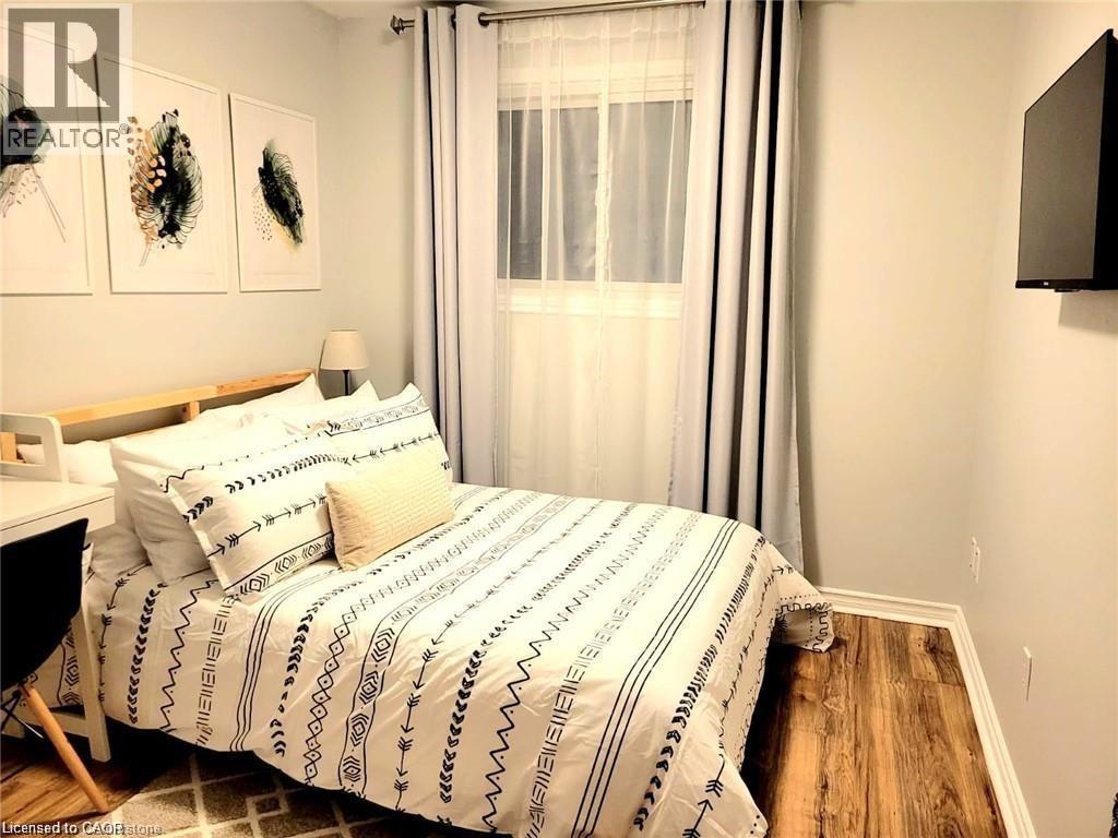 60 Obermeyer Drive, Kitchener, ON - Indoor Photo Showing Bedroom