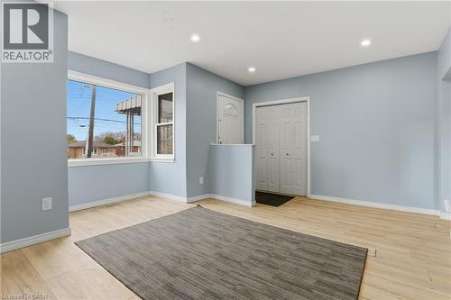 880 Lawrence Road, Hamilton, ON 