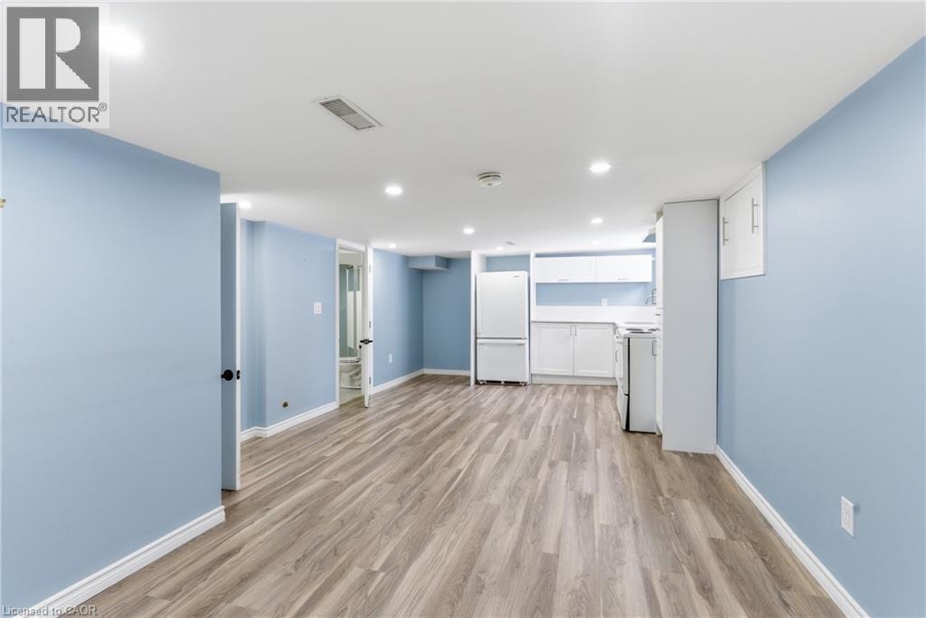 880 Lawrence Road, Hamilton, ON