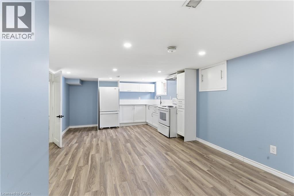 880 Lawrence Road, Hamilton, ON