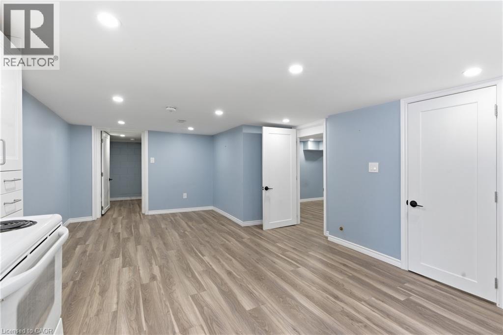880 Lawrence Road, Hamilton, ON