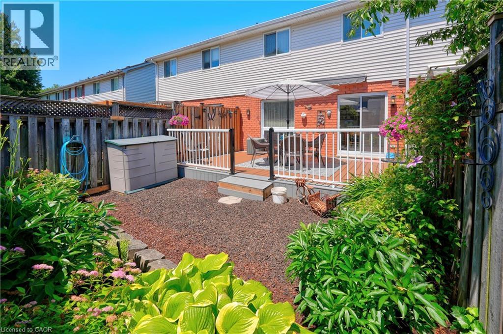 16 Walker Court, Grimsby, ON - Outdoor With Deck Patio Veranda With Exterior
