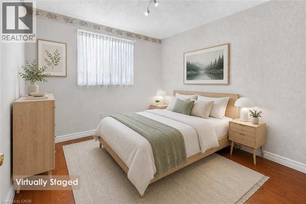 16 Walker Court, Grimsby, ON - Indoor Photo Showing Bedroom