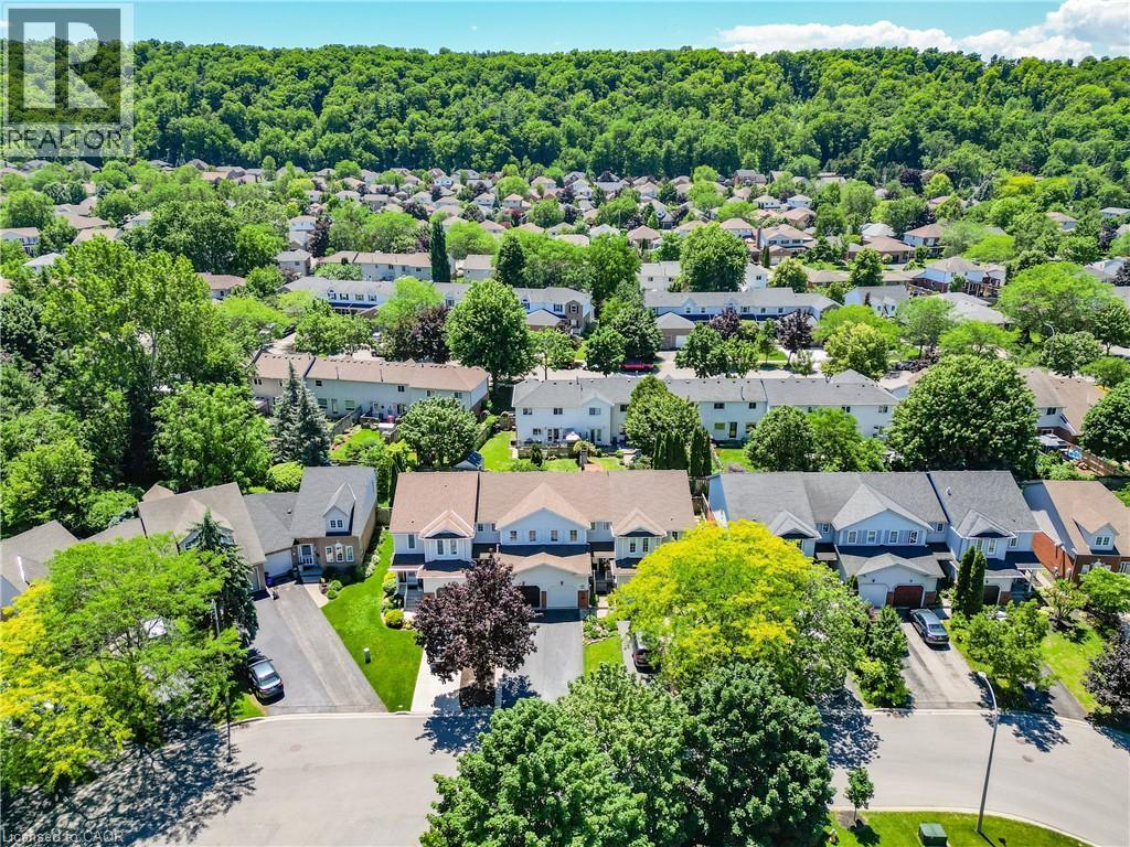 16 Walker Court, Grimsby, ON - Outdoor With View