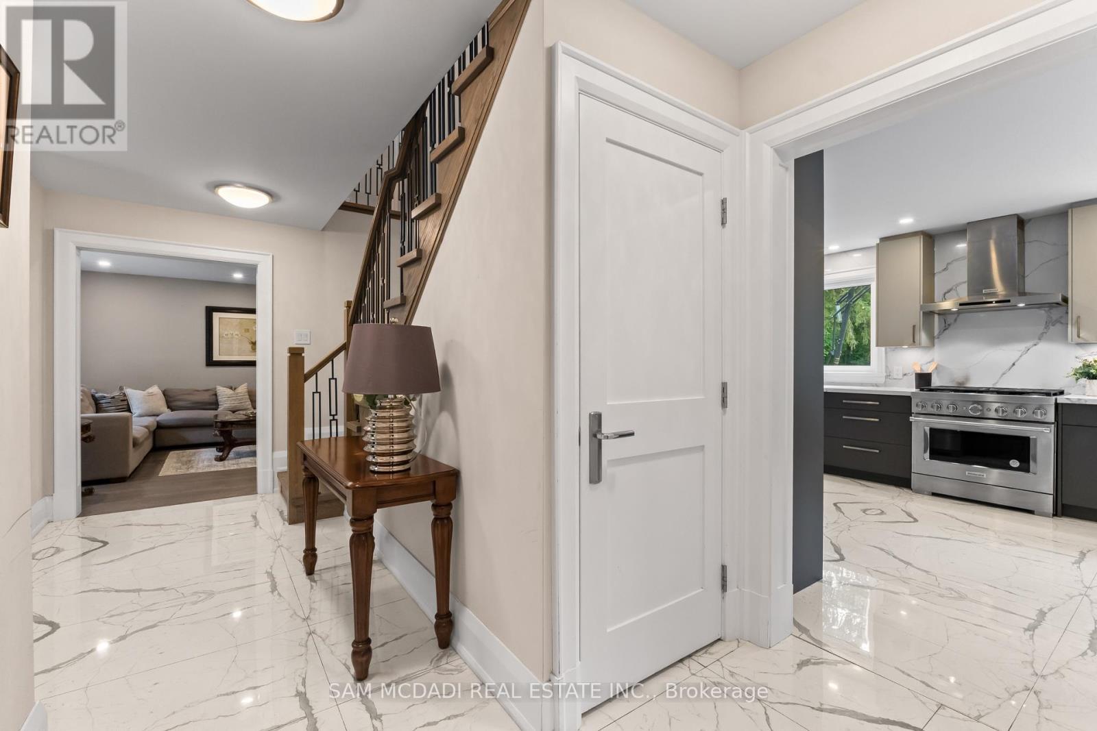 1481 Bunsden Avenue, Mississauga, ON