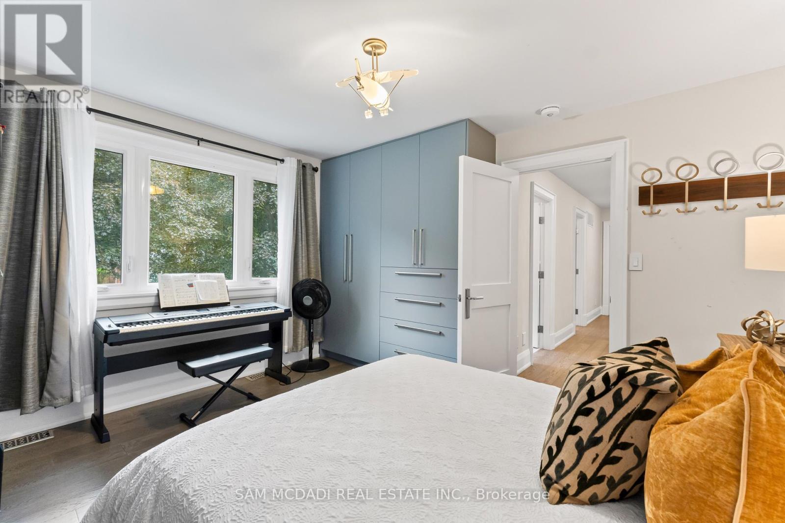 1481 Bunsden Avenue, Mississauga, ON