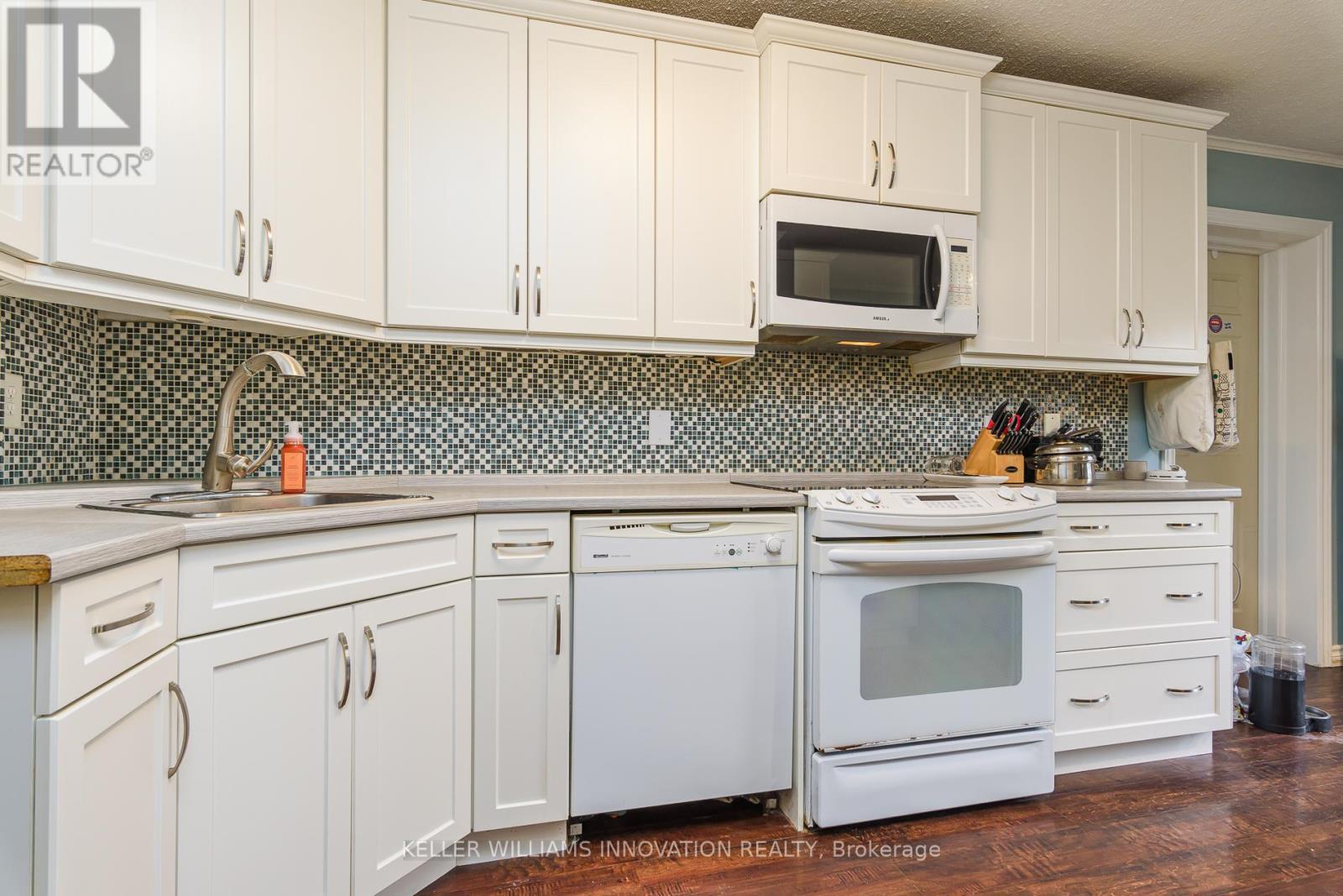 32 - 121 University Avenue E, Waterloo, ON