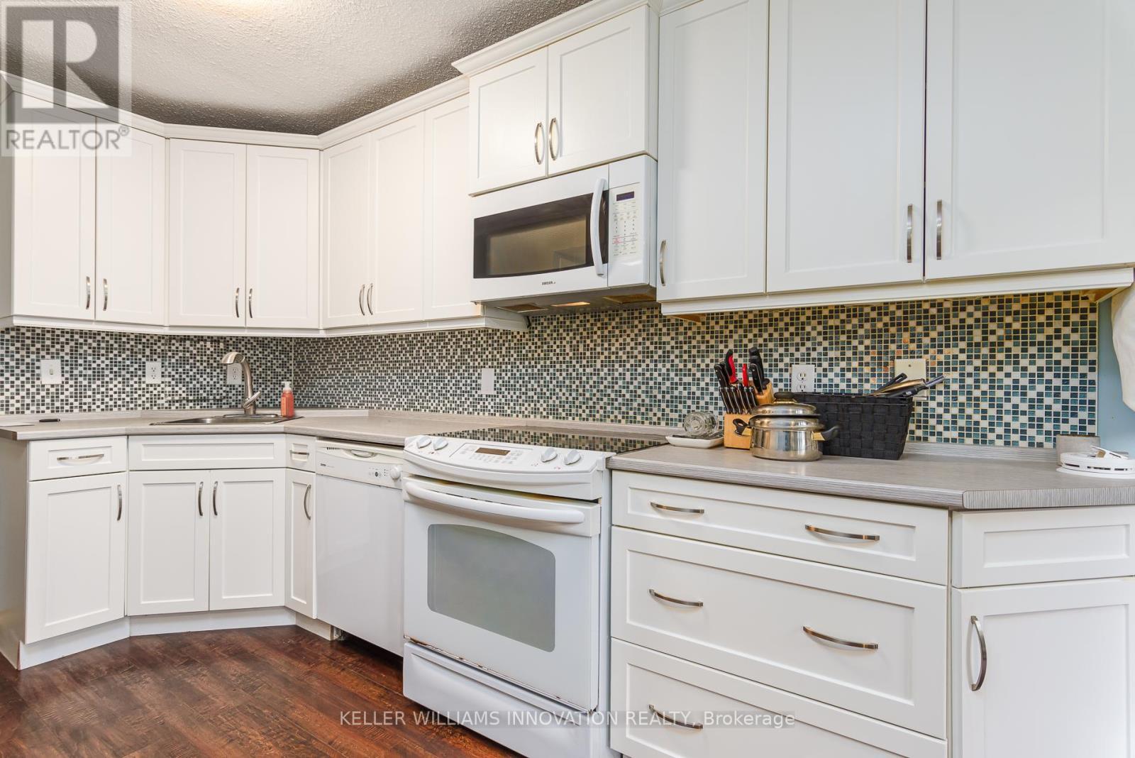 32 - 121 University Avenue E, Waterloo, ON
