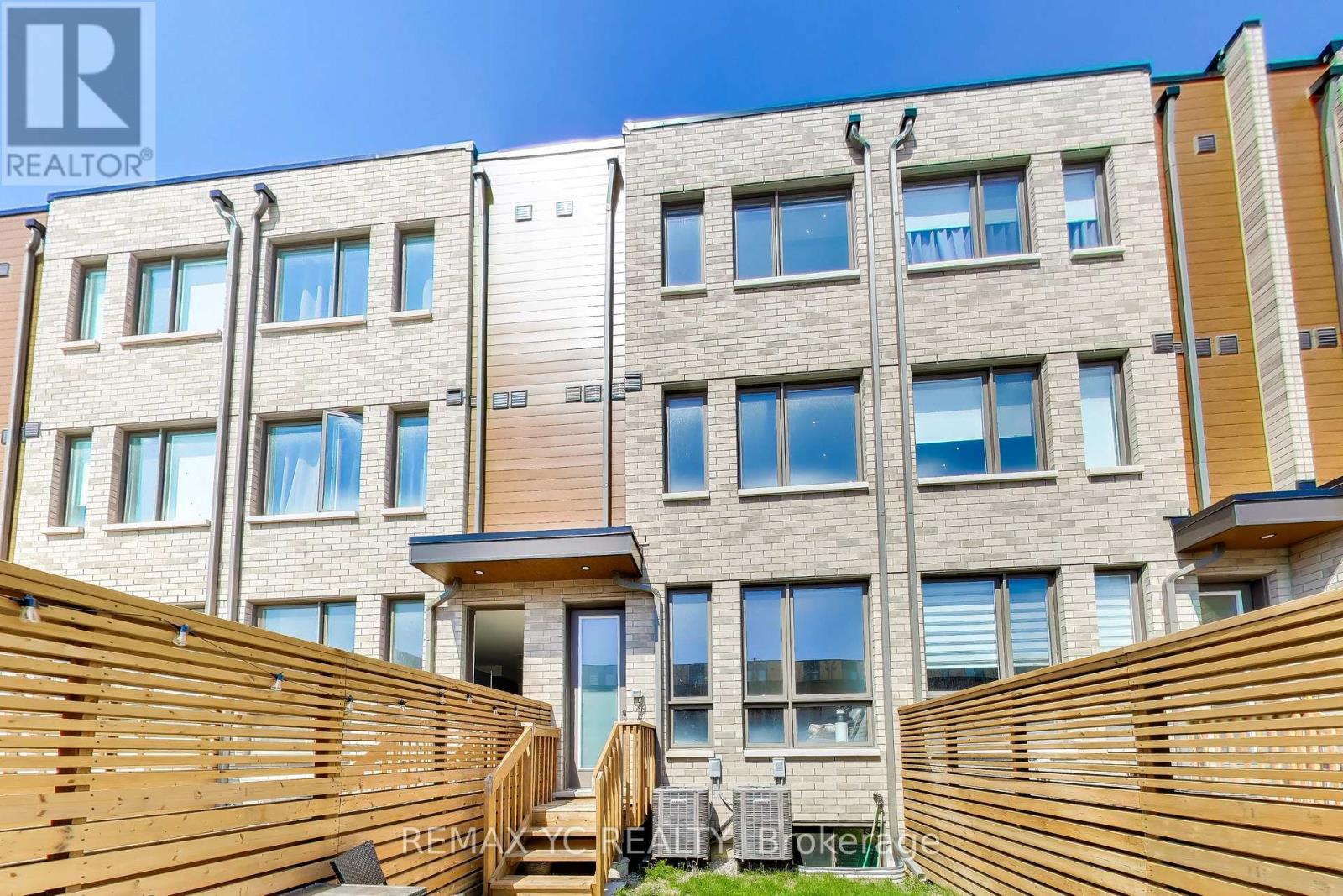 18 Deep Roots Terrace, Toronto, ON