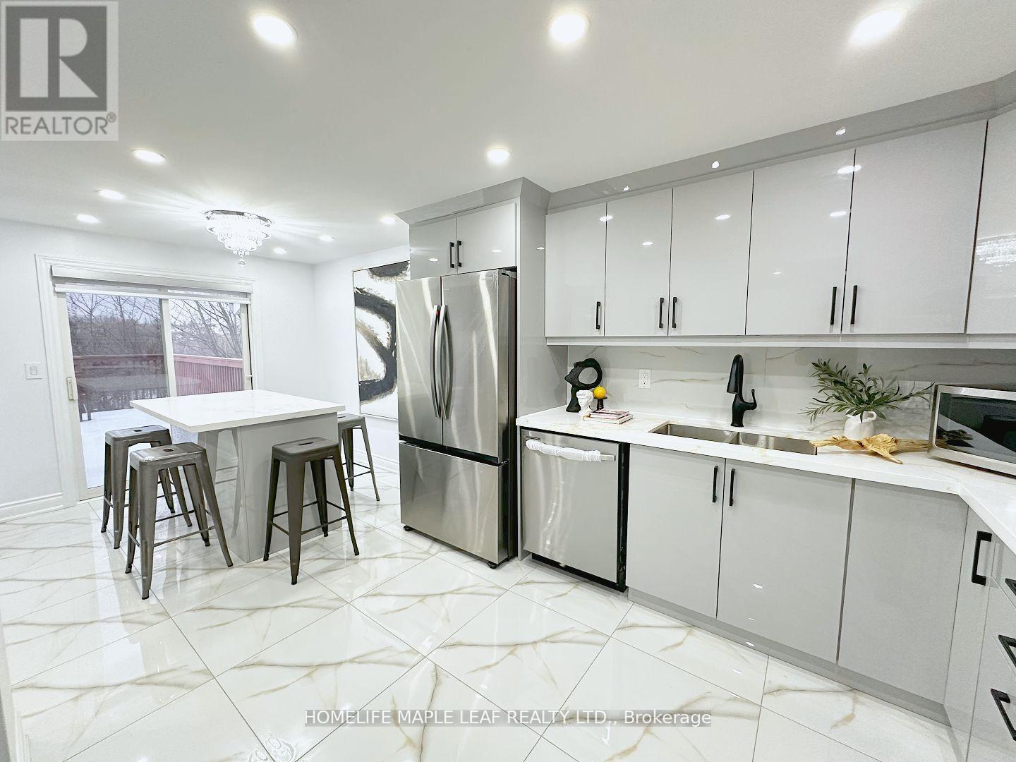 498 Bankside Drive, Kitchener, ON