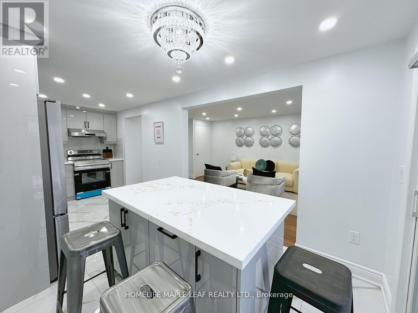 498 Bankside Drive, Kitchener, ON