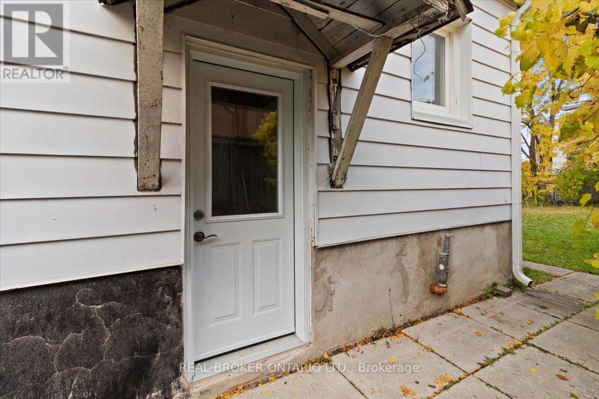 1097 Enola Avenue, Mississauga, ON