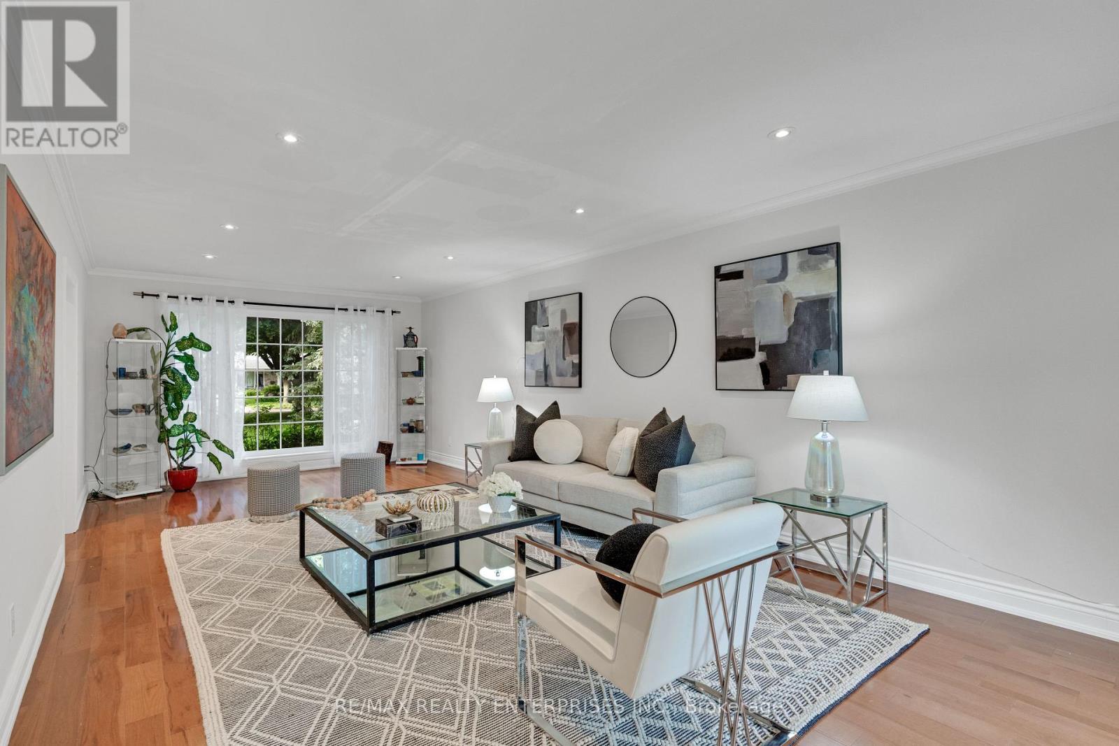 2084 Obeck Crescent, Mississauga, ON - Indoor Photo Showing Living Room