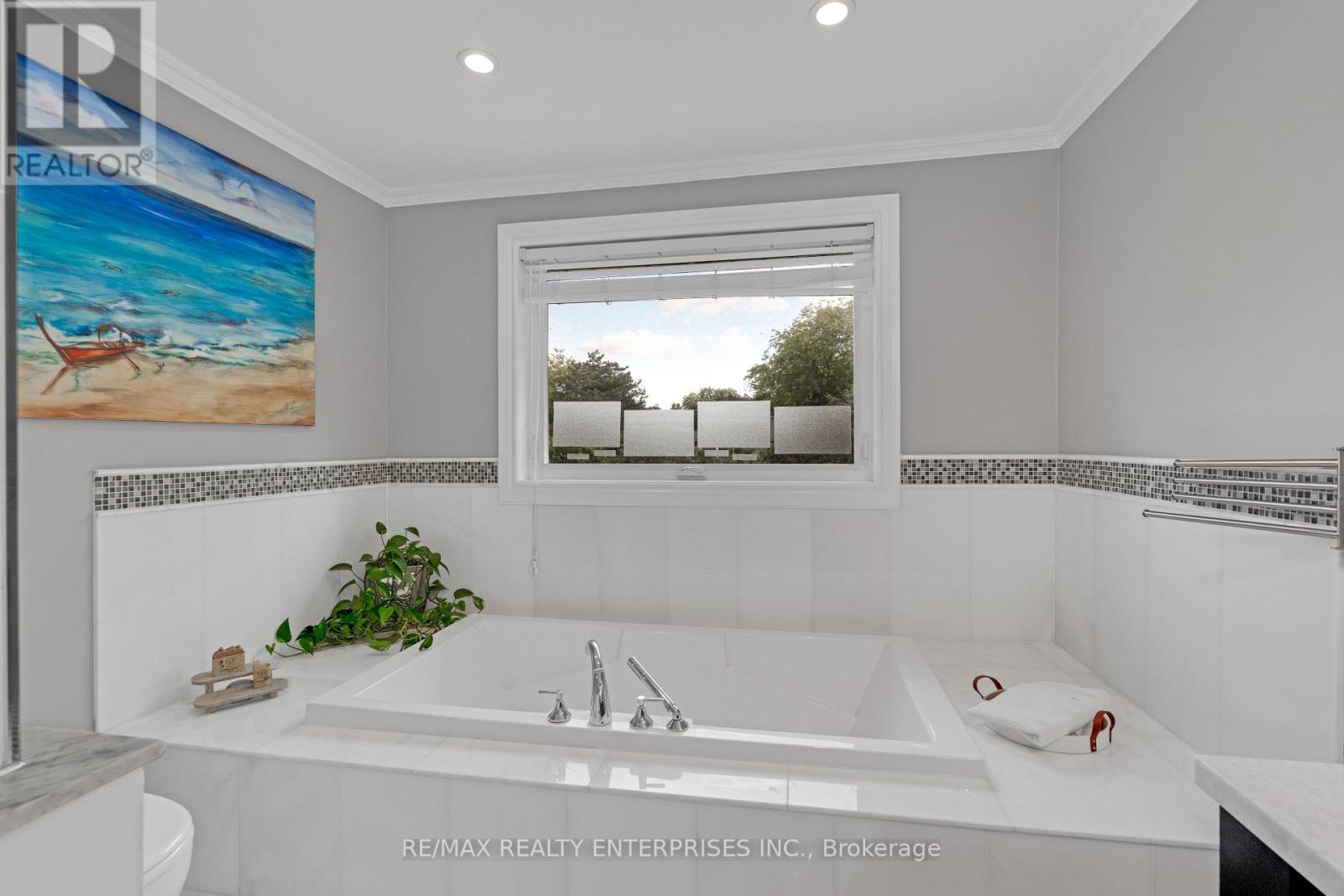 2084 Obeck Crescent, Mississauga, ON - Indoor Photo Showing Bathroom