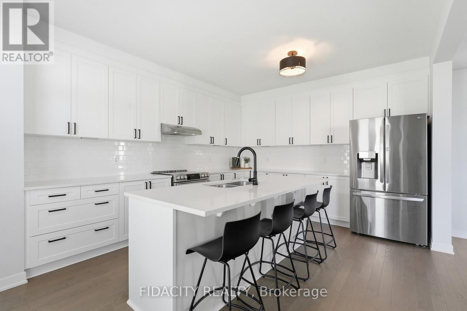 1002 Curraglass Walk, Ottawa, ON