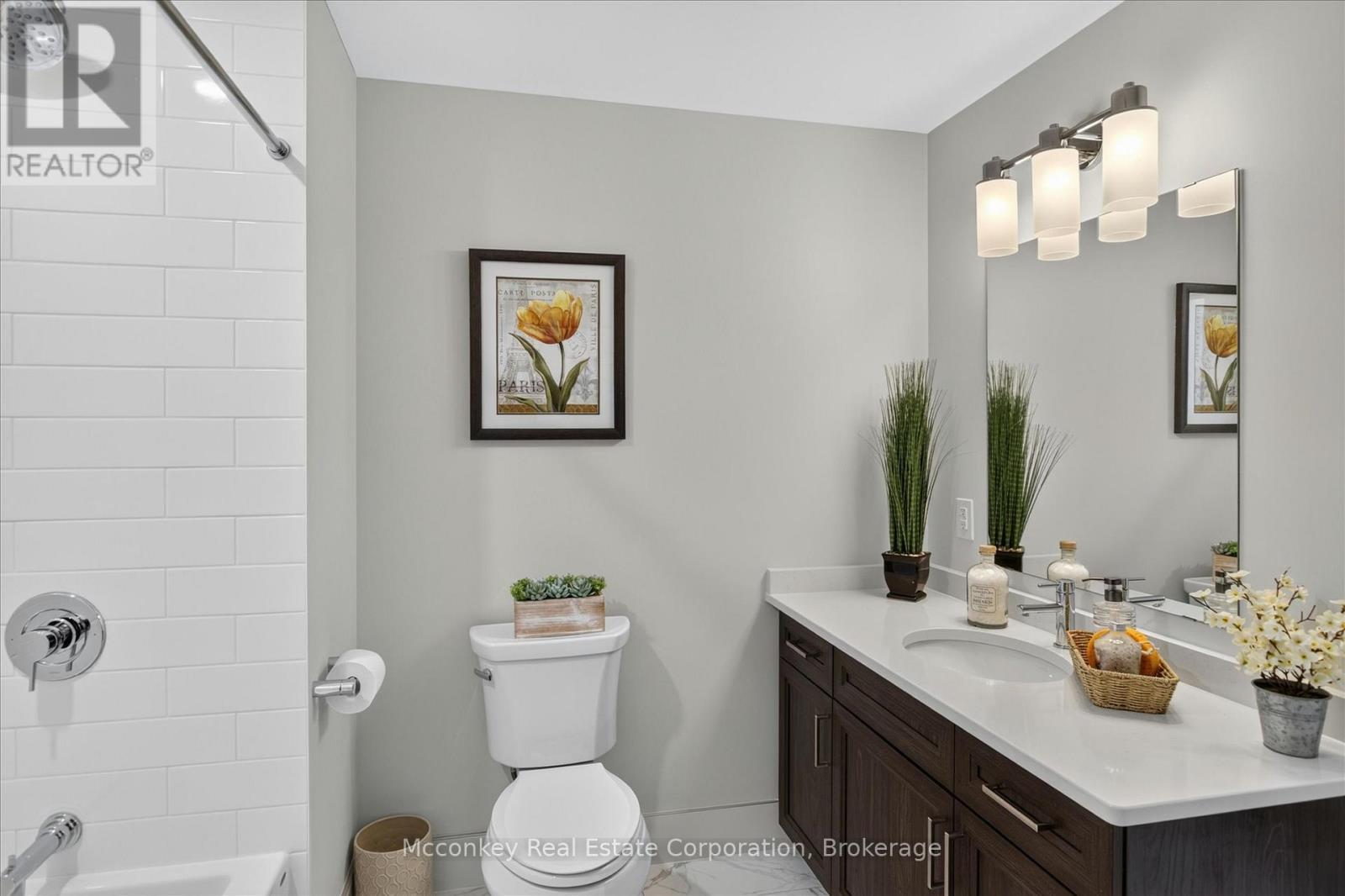 Truly Impeccable - 2 - 19 Hampton Lane, Selwyn, ON