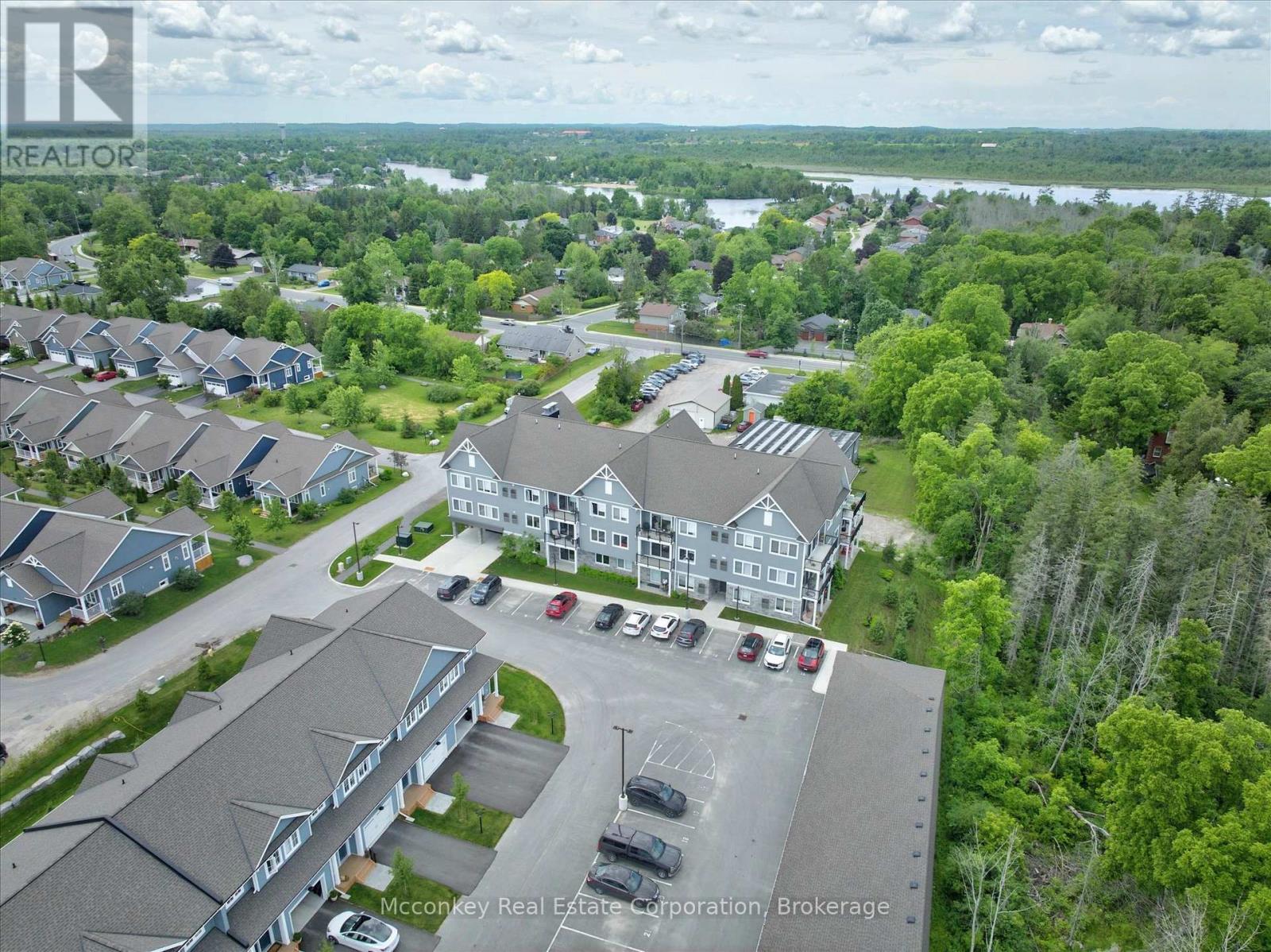 Community Golden Club A Stone's Throw to the West - 2 - 19 Hampton Lane, Selwyn, ON