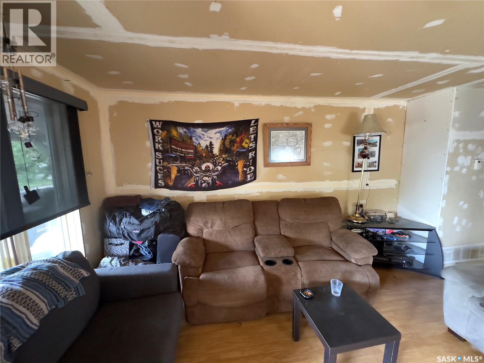 1010 Athabasca Street E, Moose Jaw, SK