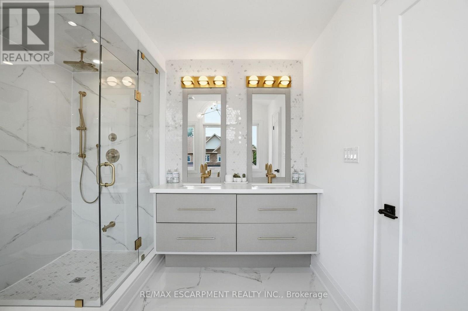 25 Rainey Drive, East Luther Grand Valley, ON - Indoor Photo Showing Bathroom