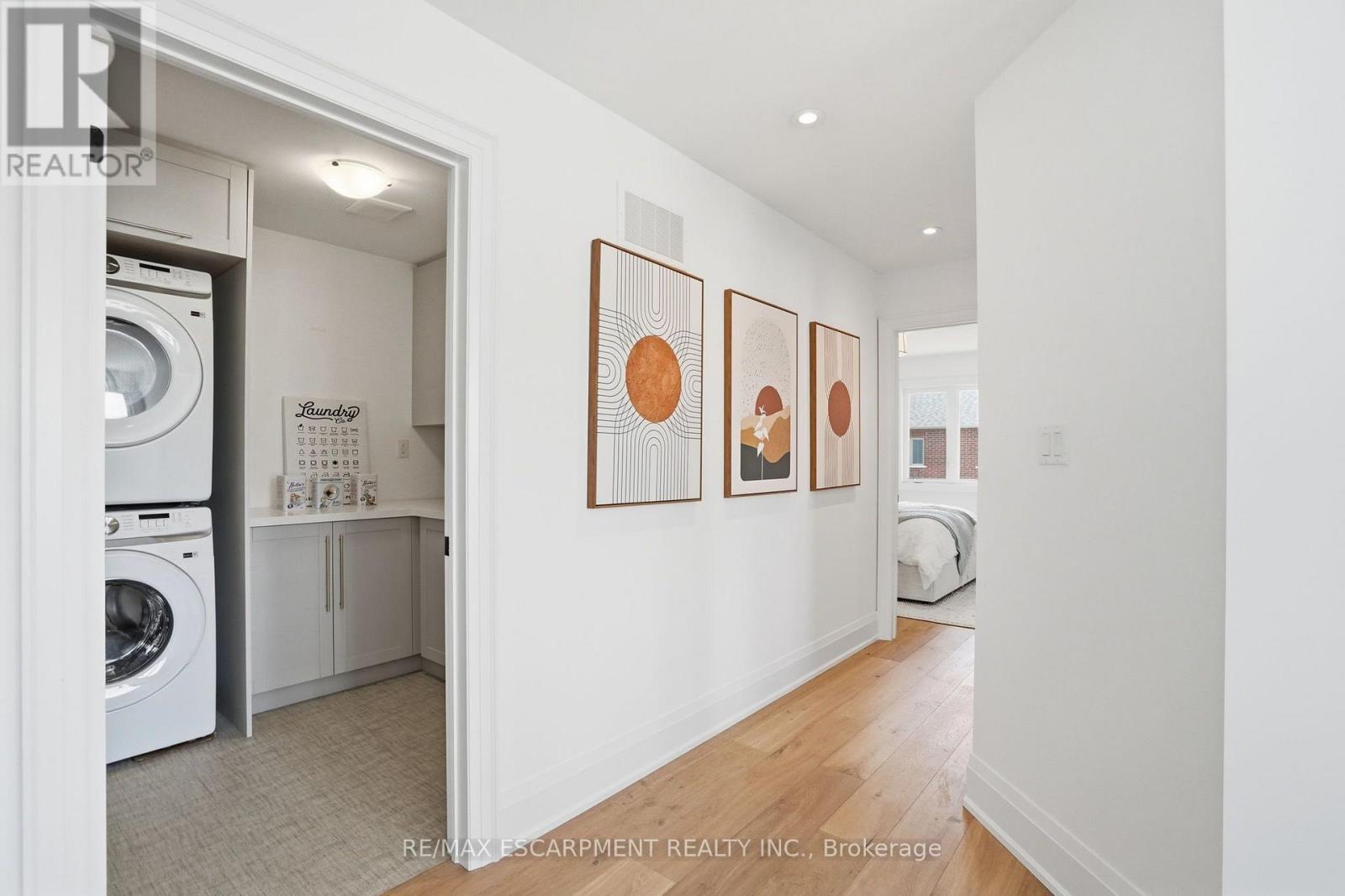 25 Rainey Drive, East Luther Grand Valley, ON - Indoor Photo Showing Laundry Room