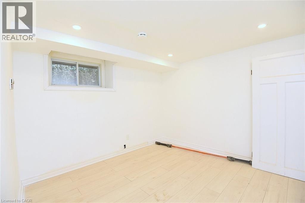 103 Sherman Avenue S, Hamilton, ON - Indoor Photo Showing Other Room