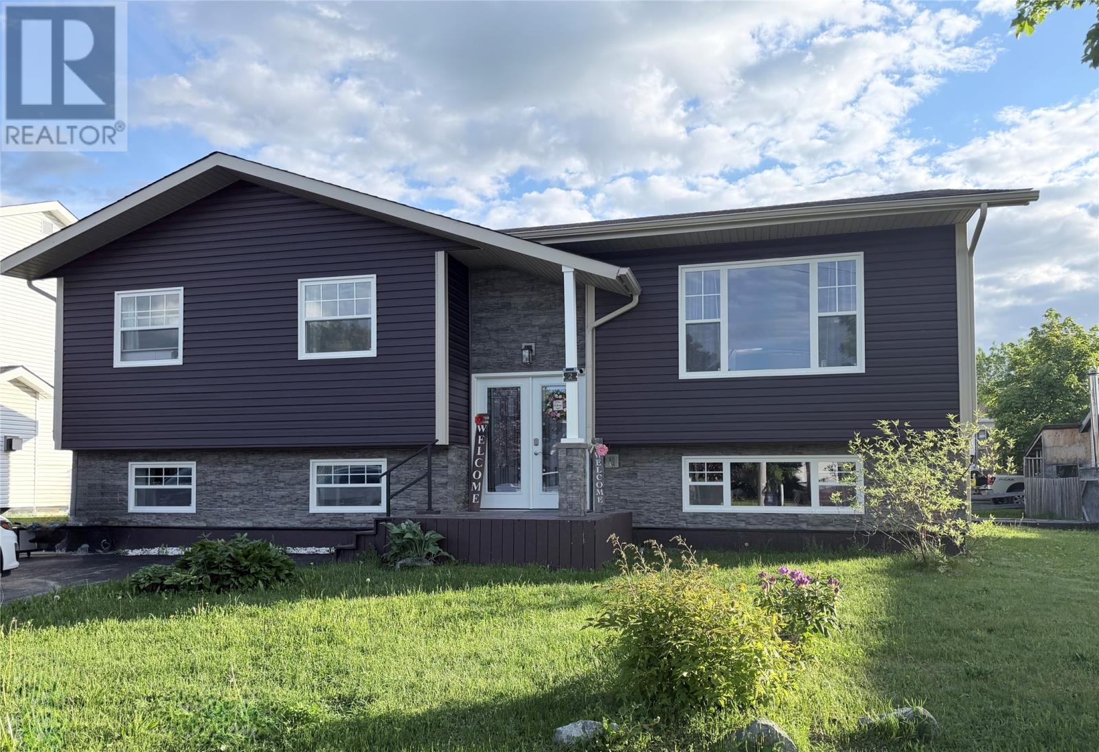 2 Carroll Avenue, Pasadena, NL