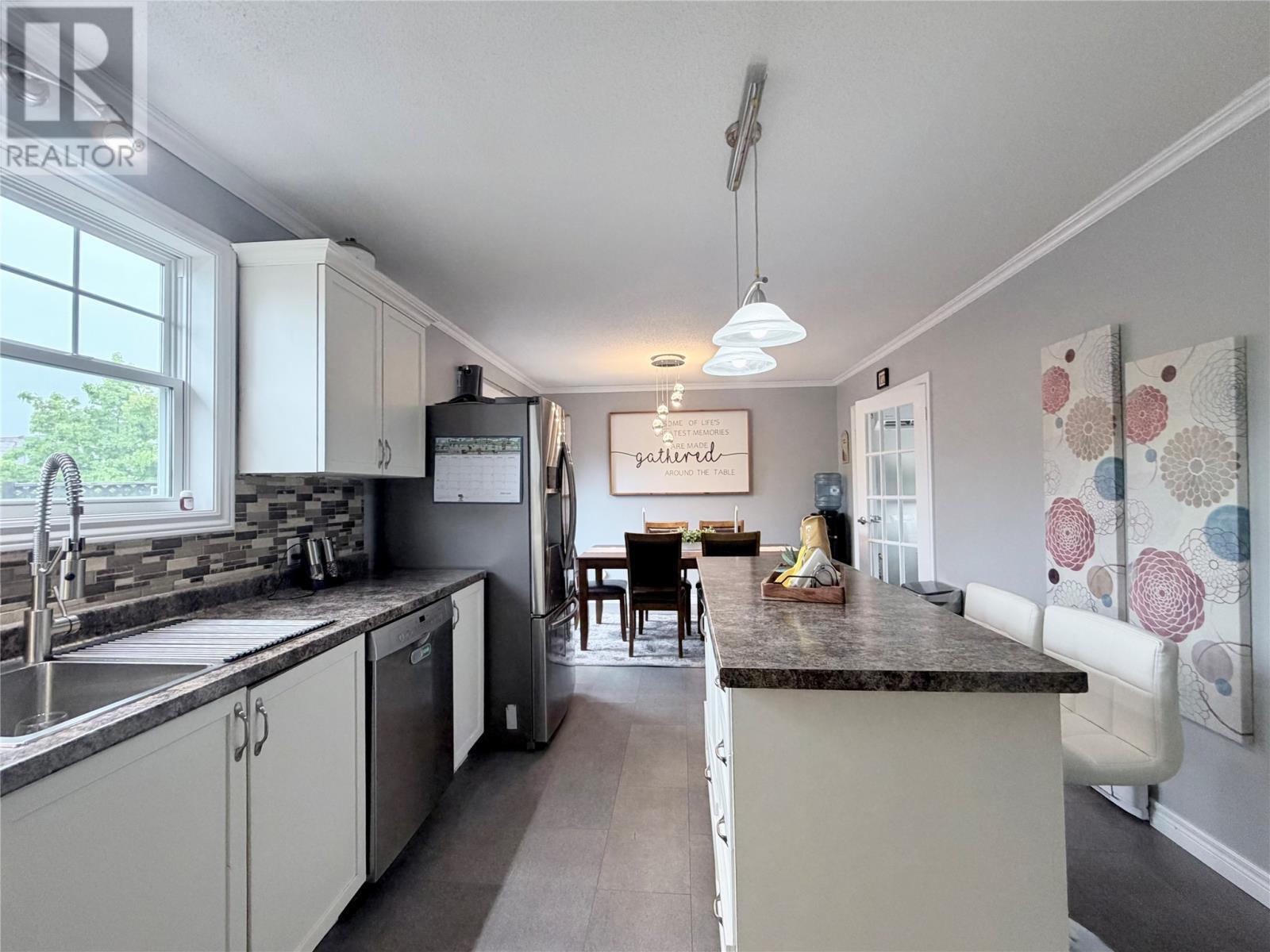 2 Carroll Avenue, Pasadena, NL