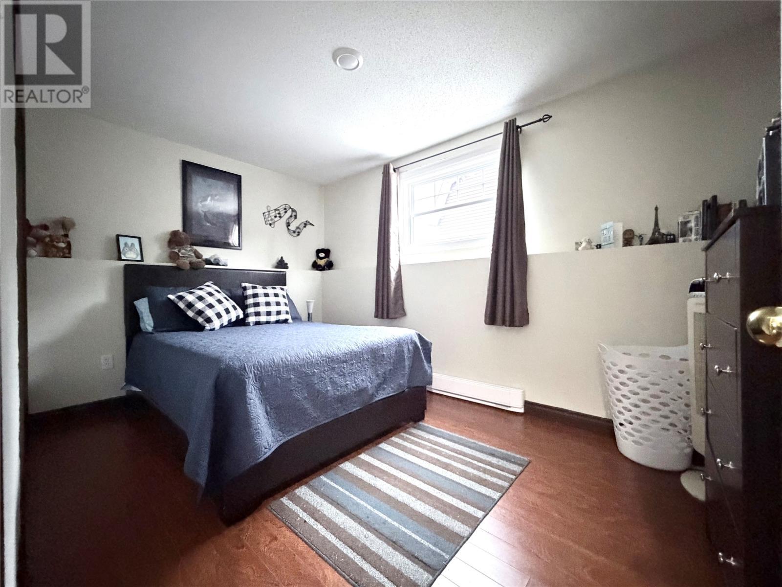 2 Carroll Avenue, Pasadena, NL