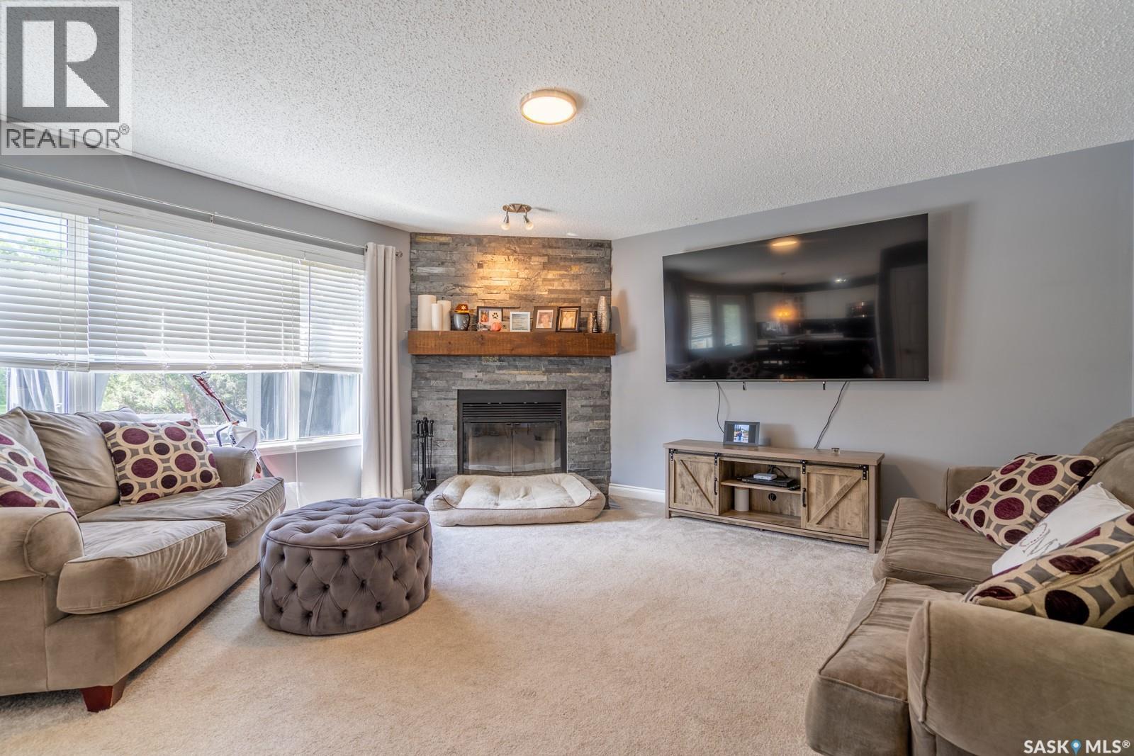 2952 St James Crescent, Regina, SK
