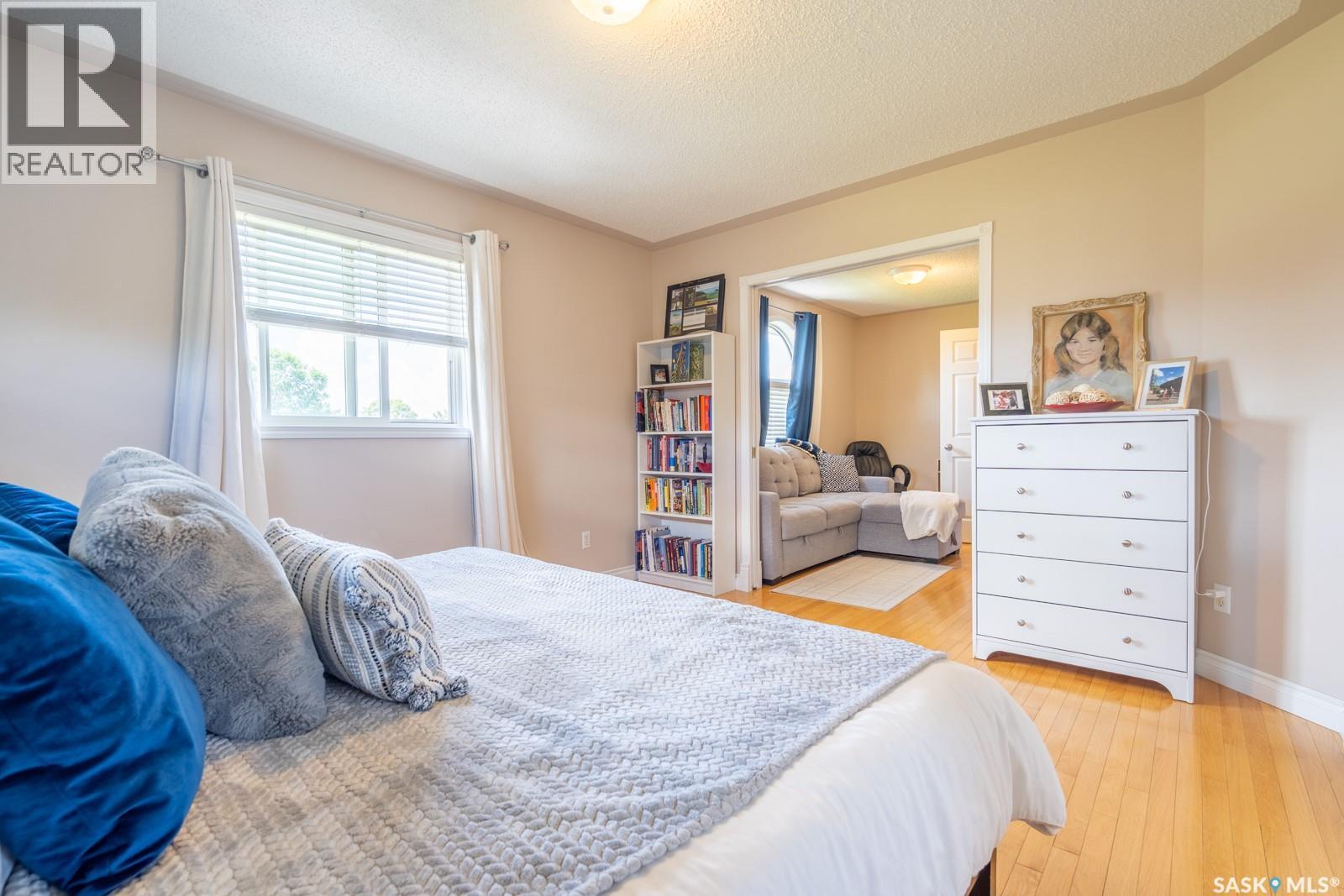 2952 St James Crescent, Regina, SK