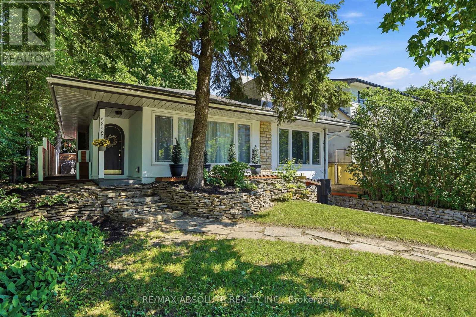 829 Montreal Road, Ottawa, ON