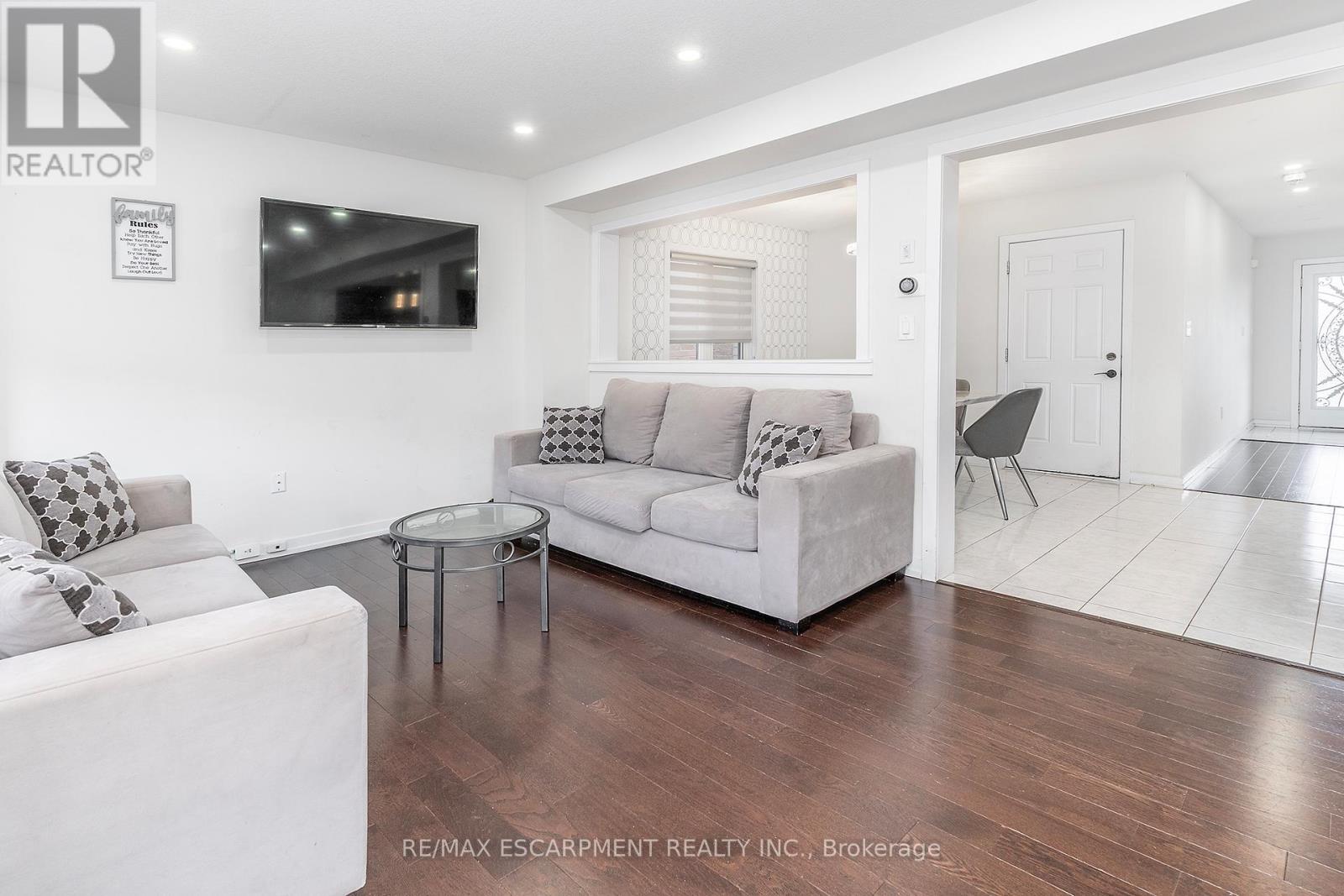 32 Hedges Crescent, Hamilton, ON