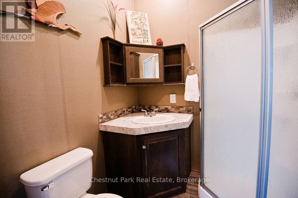 3 piece bathroom - Unit 1 - 98 North Shore Road, Kearney (Proudfoot), ON