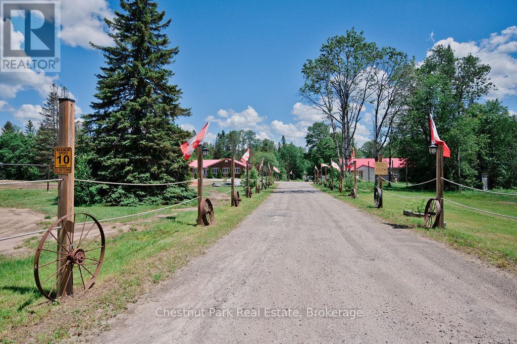 Year round maintained road - Unit 1 - 98 North Shore Road, Kearney (Proudfoot), ON