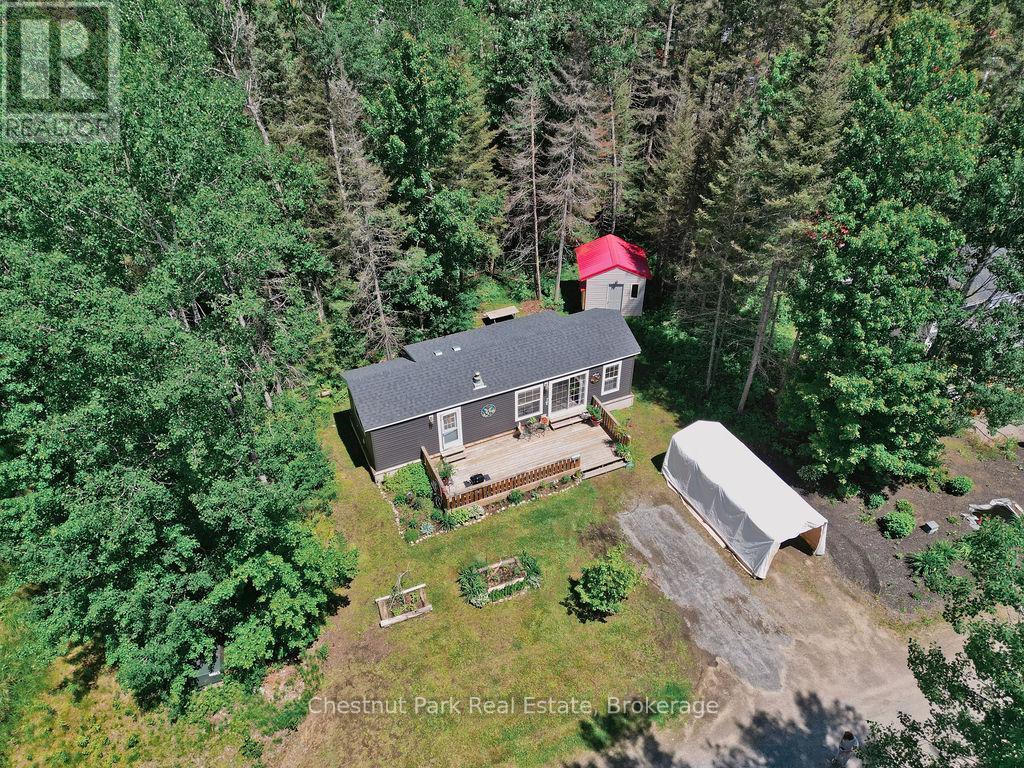 12 x 15 shed and deck part of lease - Unit 1 - 98 North Shore Road, Kearney (Proudfoot), ON