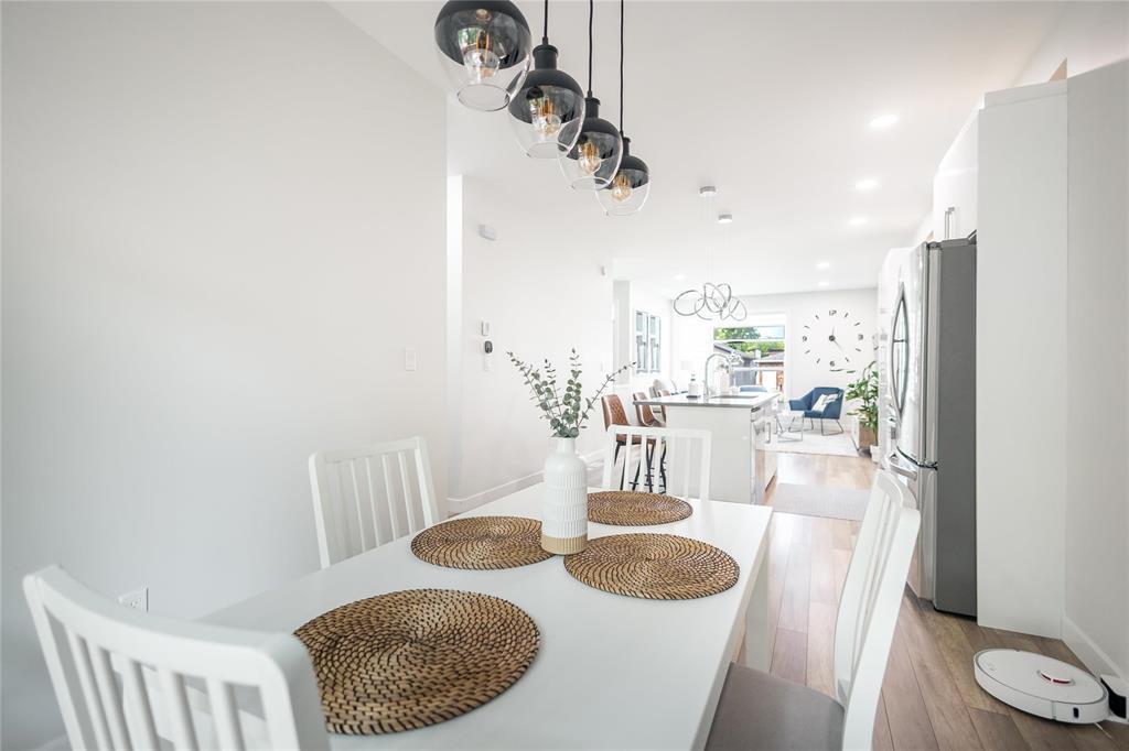 146 Pilgrim Avenue, Winnipeg, MB - Indoor Photo Showing Dining Room