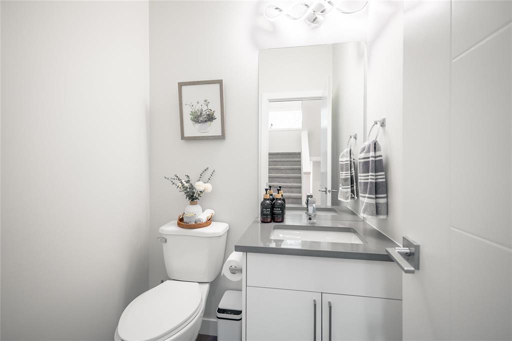 146 Pilgrim Avenue, Winnipeg, MB - Indoor Photo Showing Bathroom