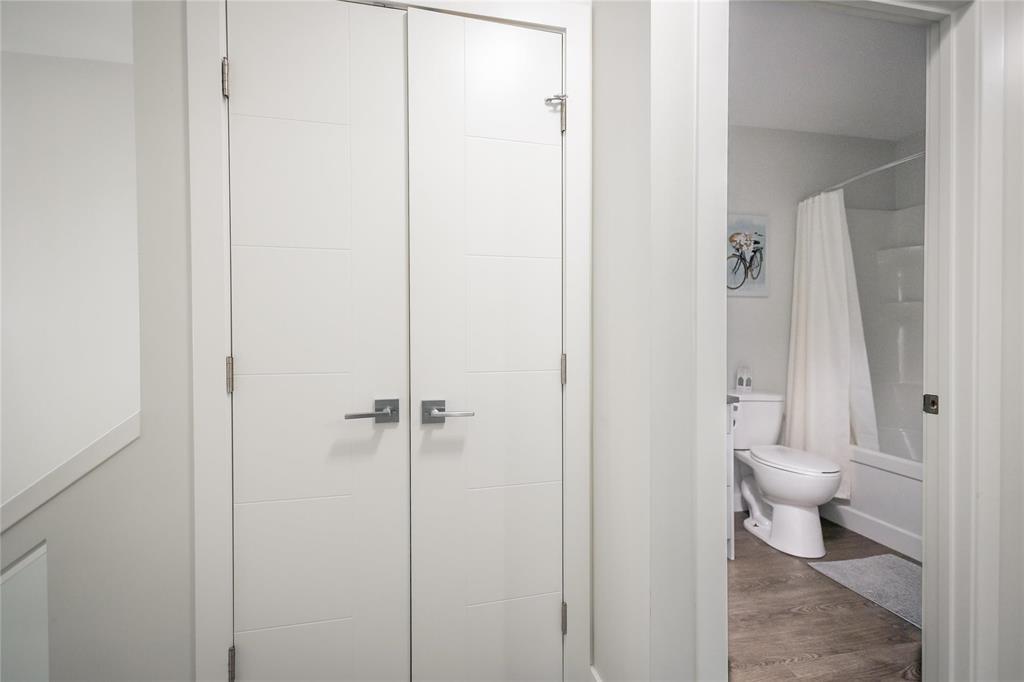 146 Pilgrim Avenue, Winnipeg, MB - Indoor Photo Showing Bathroom